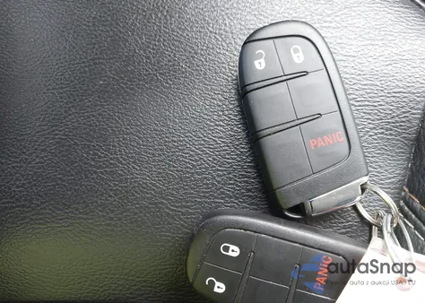 2019 Jeep Compass Latitude 4X4 z USA, uszkodzony, nr VIN 3C4NJDBB3KT648298